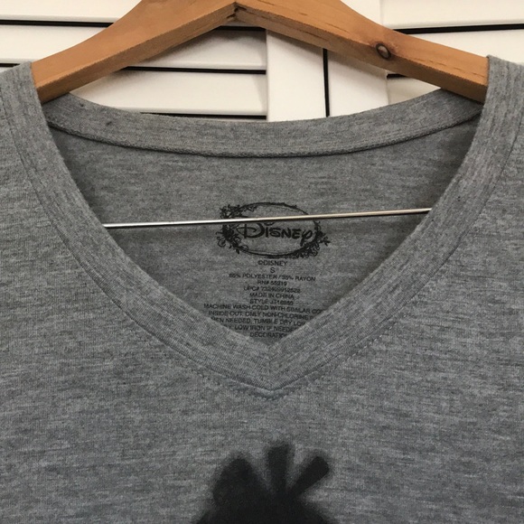 Disney's Juniors' Alice in Wonderland Graphic Tee - Picture 3 of 7